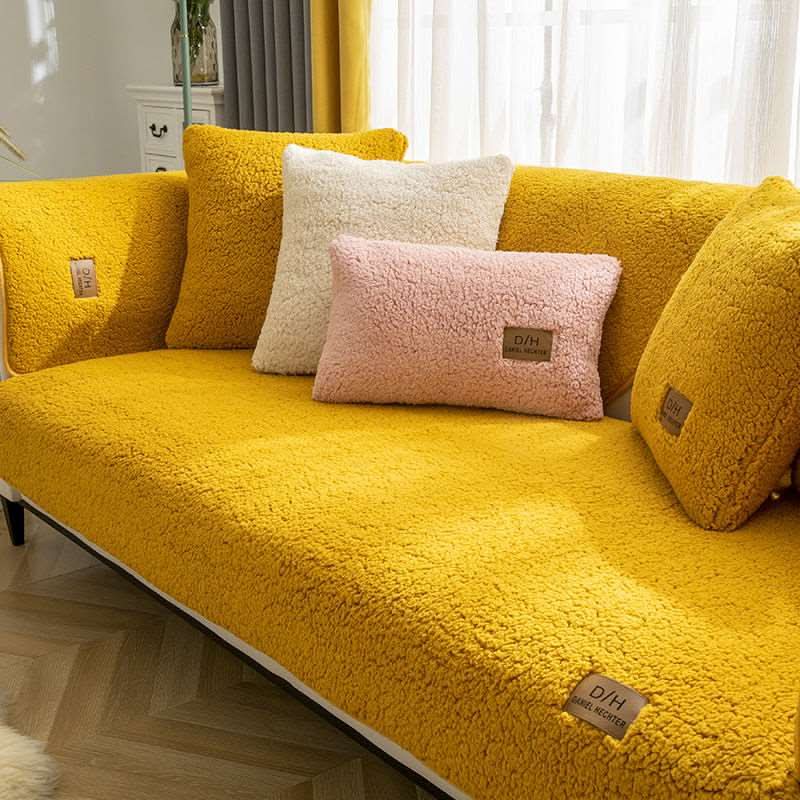 Ultra-Soft Lamb Cashmere Sofa Cover – Plush Effect & Non-Slip 